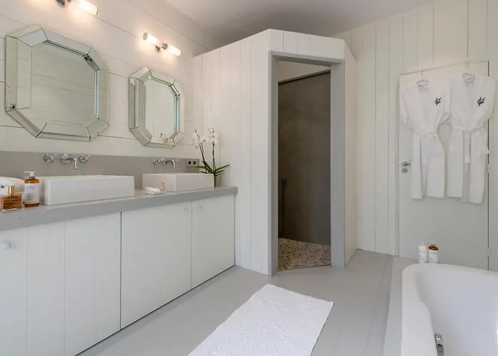 Grand Voile - Christopher Coutanceau Hotel *