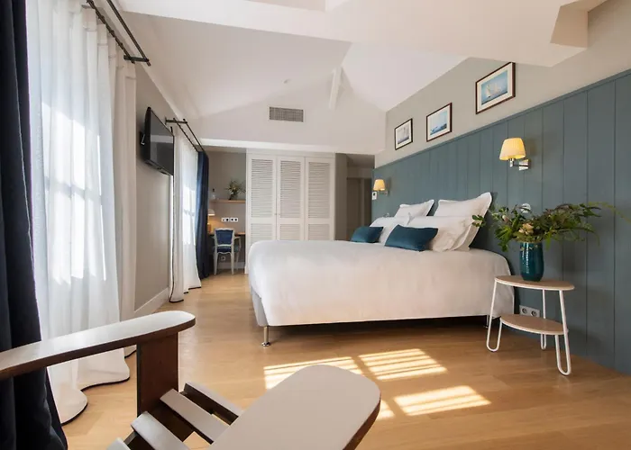 Grand Voile - Christopher Coutanceau * La Rochelle (Charente-Maritime)