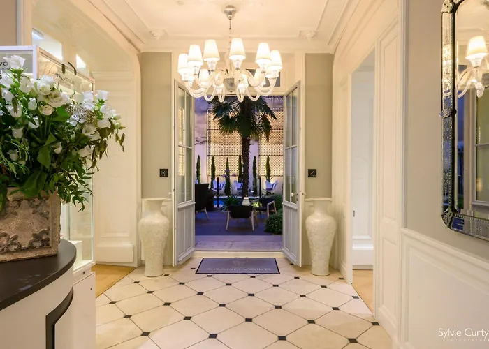 Hotel Grand Voile - Christopher Coutanceau *