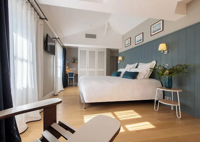 Grand Voile - Christopher Coutanceau Hotel *